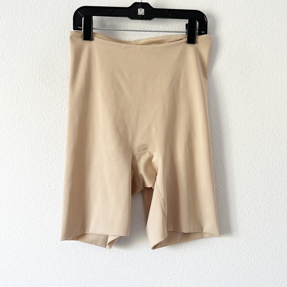 Spanx Top and Short - Picture 9 of 16